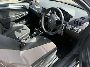 Used 2009 Vauxhall Astra Design Blue - Interior and Exterior details 16