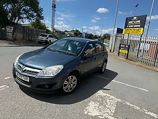 Used 2009 Vauxhall Astra Design Blue - Interior and Exterior details 3