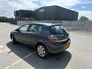 Used 2009 Vauxhall Astra Design Blue - Interior and Exterior details 6