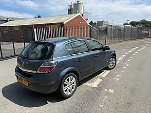 Used 2009 Vauxhall Astra Design Blue - Interior and Exterior details 9