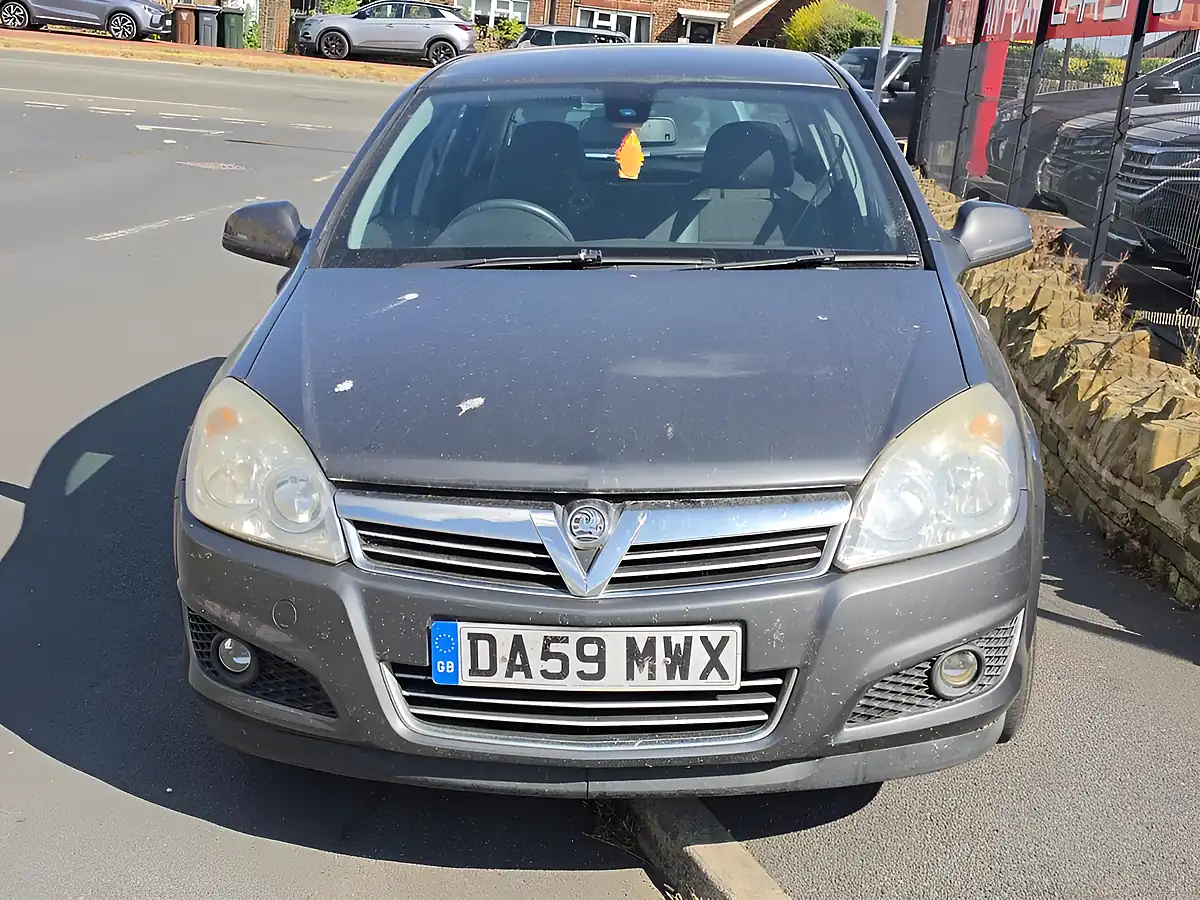 Used 2009 Vauxhall Astra Design Grey - Interior and Exterior details 4