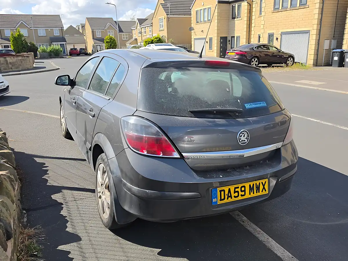 Used 2009 Vauxhall Astra Design Grey - Interior and Exterior details 5