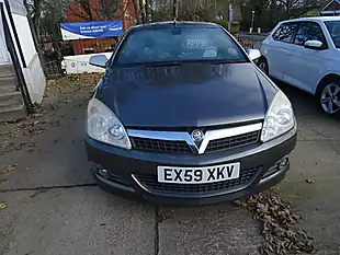 Used 2009 Vauxhall Astra Design Twin Top Grey - Interior and Exterior details 2