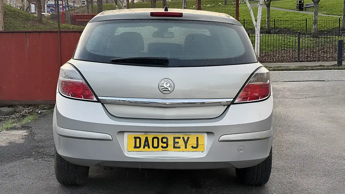 Used 2009 Vauxhall Astra Elite Silver - Interior and Exterior details 10