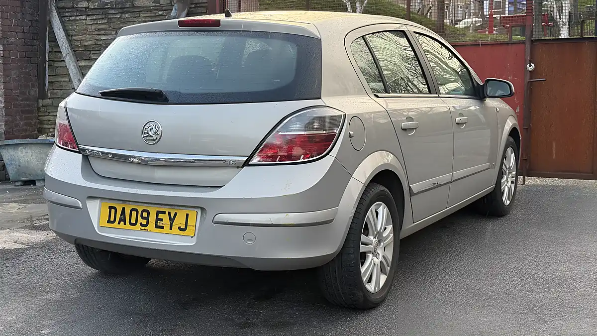 Used 2009 Vauxhall Astra Elite Silver - Interior and Exterior details 11