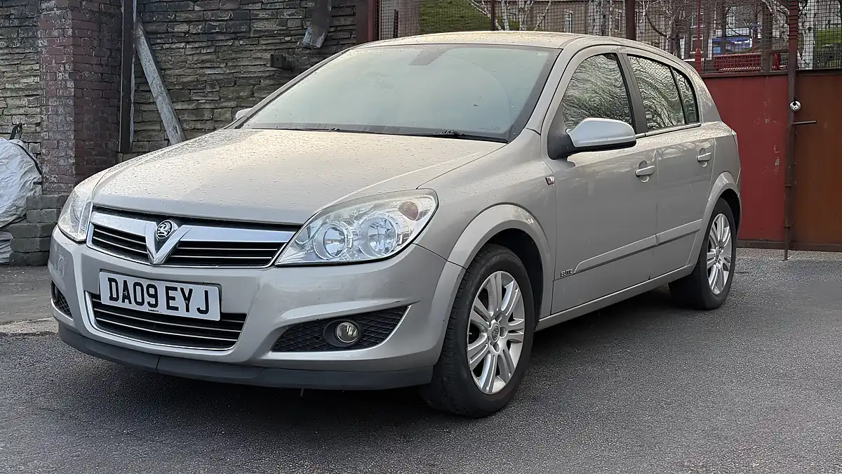Used 2009 Vauxhall Astra Elite Silver - Interior and Exterior details 3