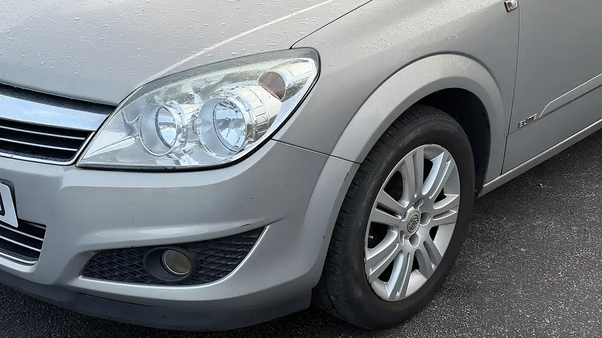 Used 2009 Vauxhall Astra Elite Silver - Interior and Exterior details 4