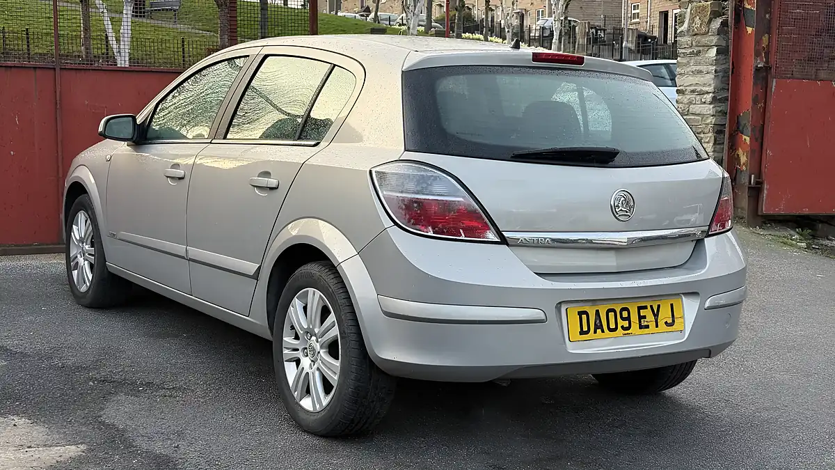 Used 2009 Vauxhall Astra Elite Silver - Interior and Exterior details 9