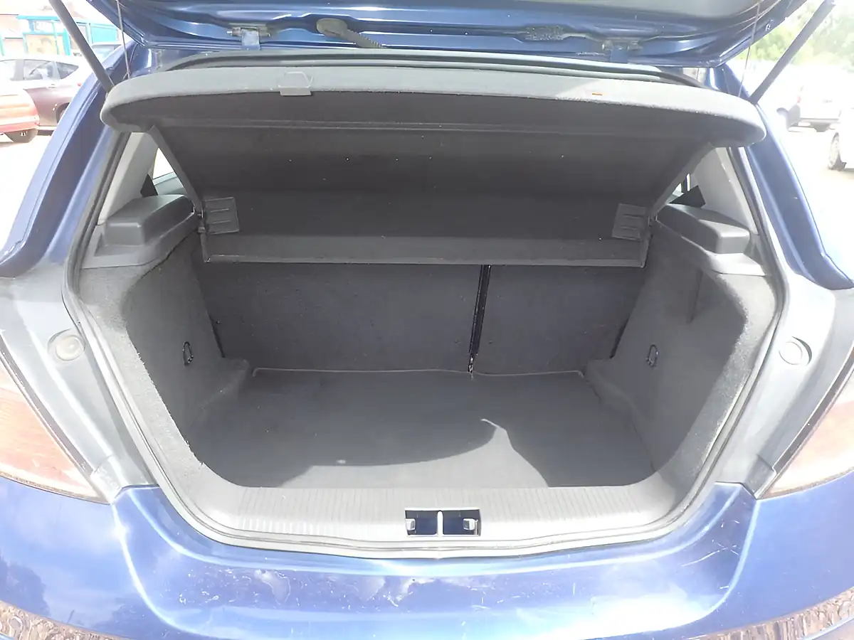 Used 2009 Vauxhall Astra Sxi Blue - Interior and Exterior details 17