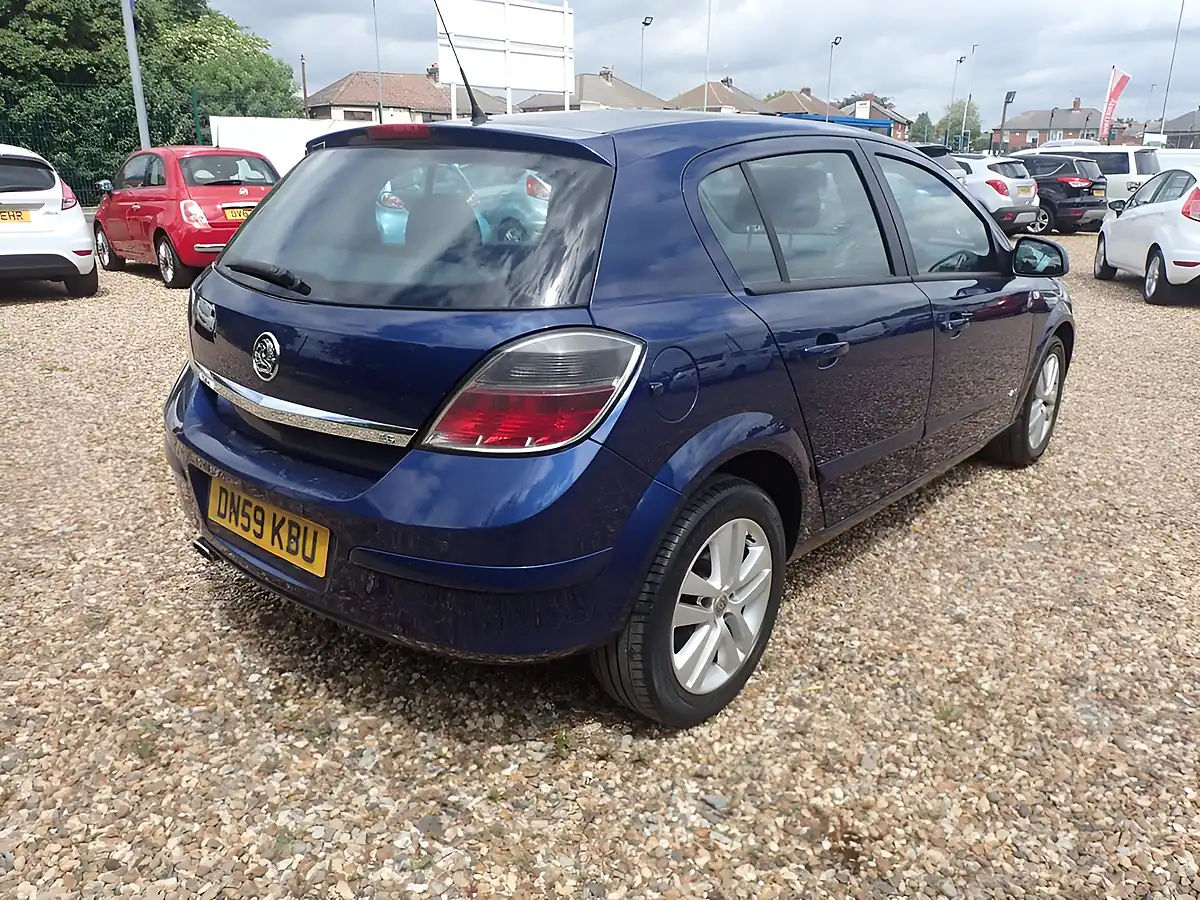 Used 2009 Vauxhall Astra Sxi Blue - Interior and Exterior details 19