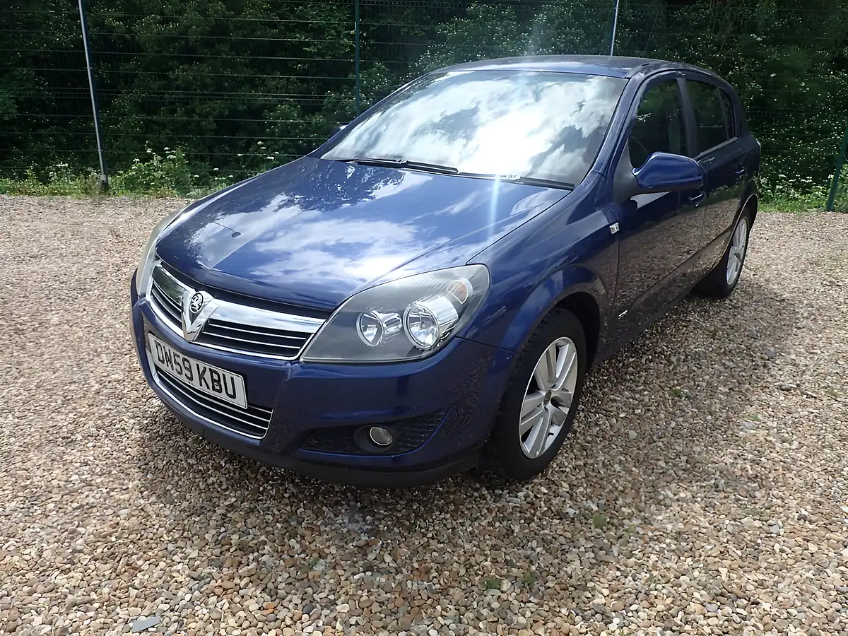 Used 2009 Vauxhall Astra Sxi Blue - Interior and Exterior details 3