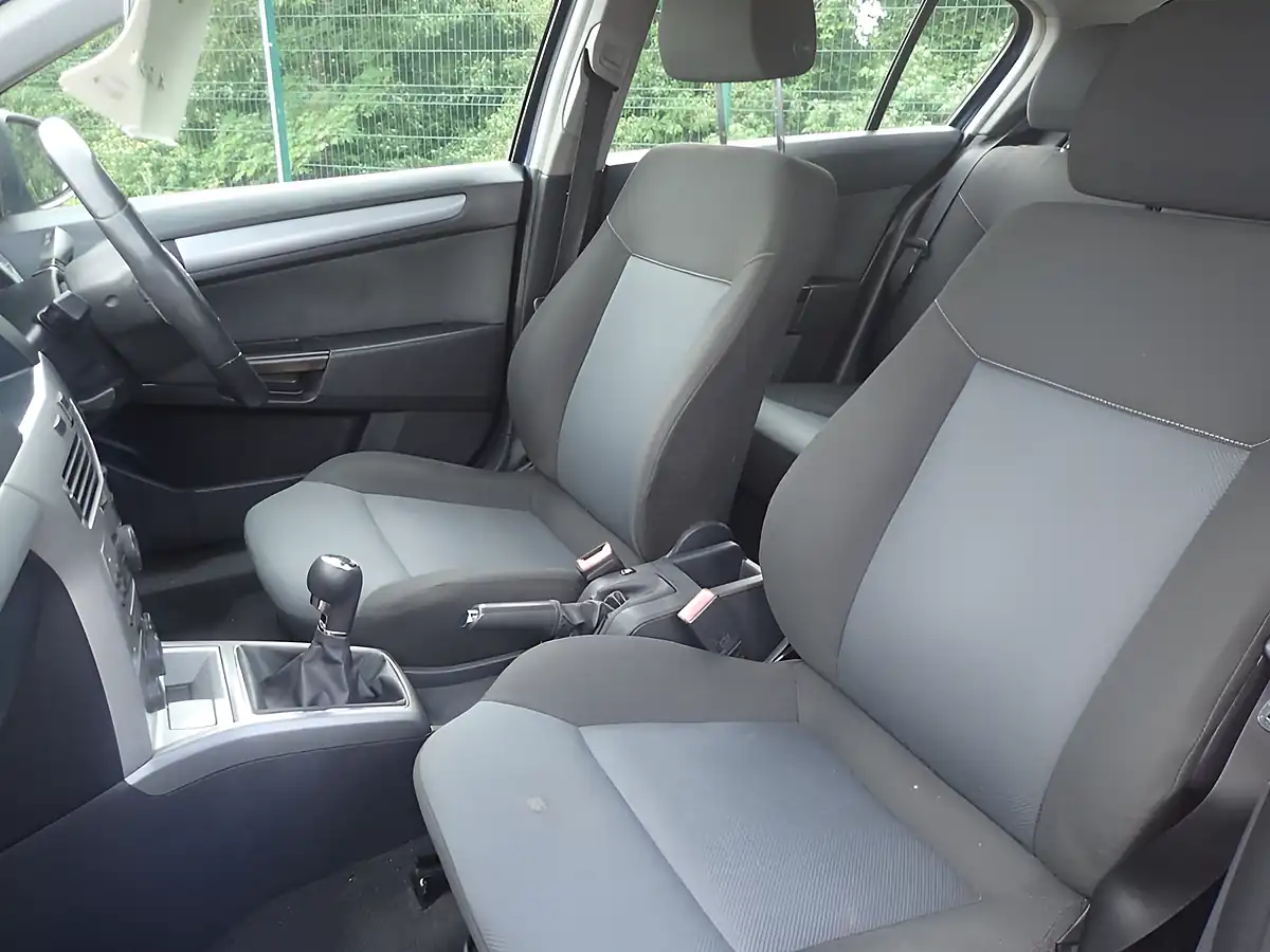 Used 2009 Vauxhall Astra Sxi Blue - Interior and Exterior details 8