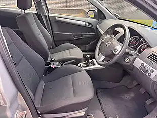 Used 2009 Vauxhall Astra Sxi Silver - Interior and Exterior details 13