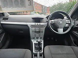 Used 2009 Vauxhall Astra Sxi Silver - Interior and Exterior details 12