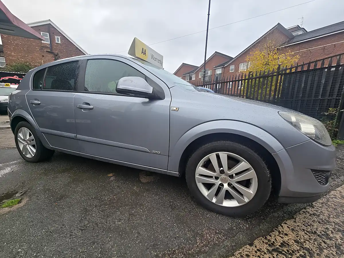 Used 2009 Vauxhall Astra Sxi Silver - Interior and Exterior details 2