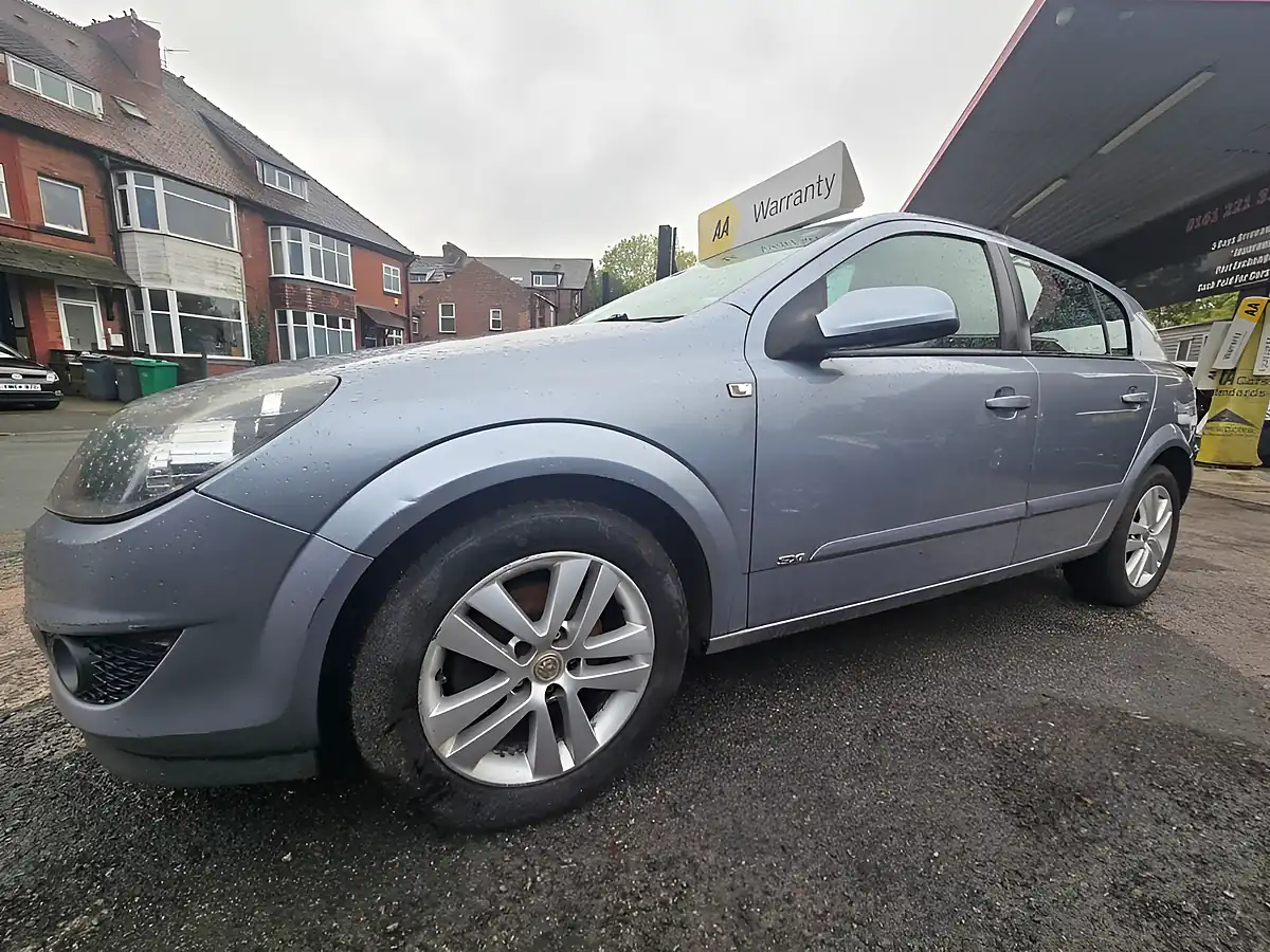 Used 2009 Vauxhall Astra Sxi Silver - Interior and Exterior details 4