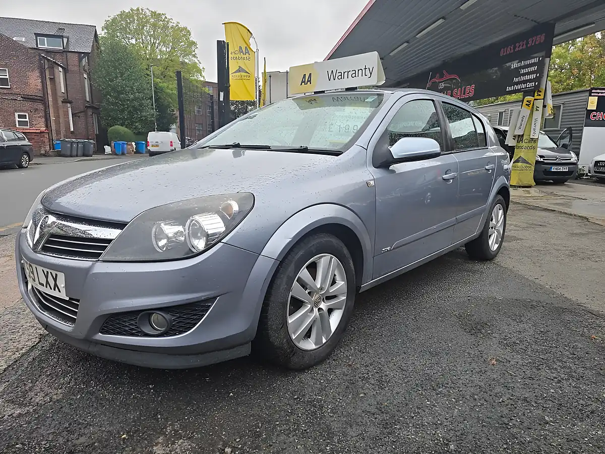 Used 2009 Vauxhall Astra Sxi Silver - Interior and Exterior details 5