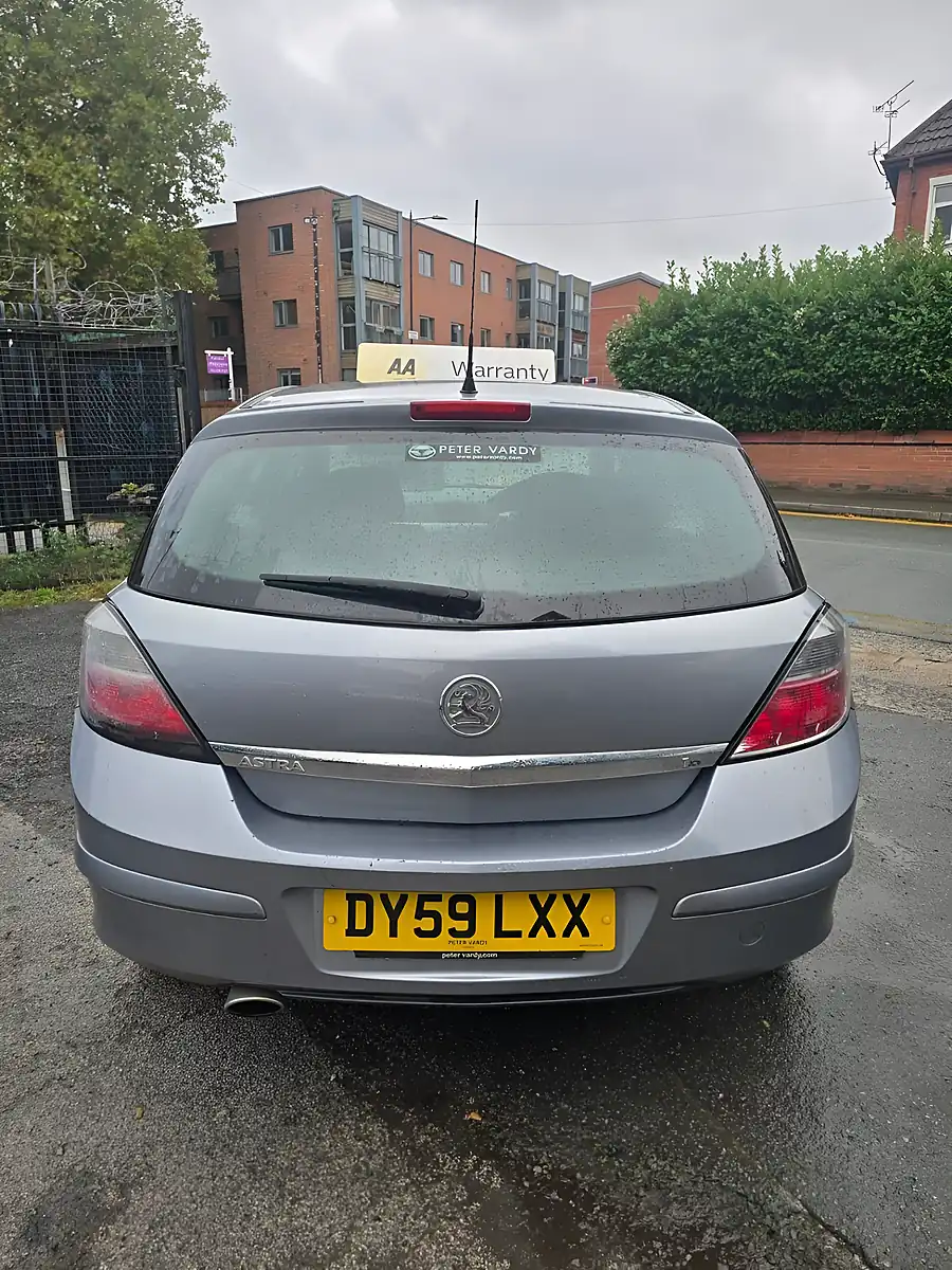 Used 2009 Vauxhall Astra Sxi Silver - Interior and Exterior details 8