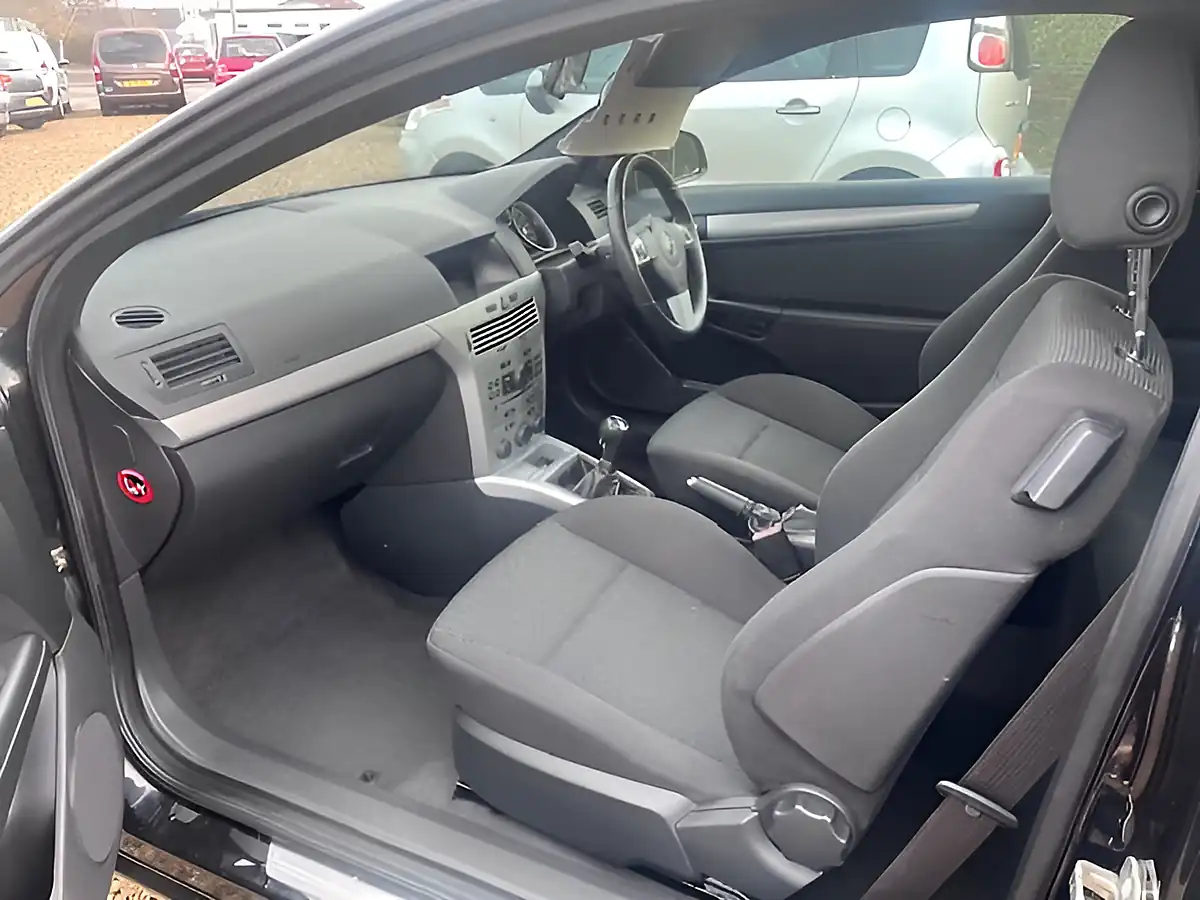 Used 2009 Vauxhall Astra Sxi Sport Black - Interior and Exterior details 12