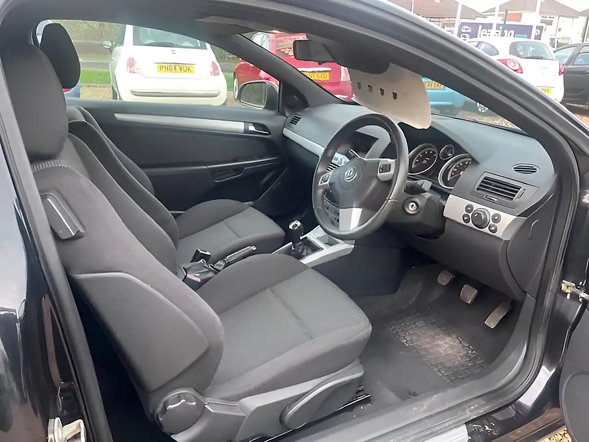 Used 2009 Vauxhall Astra Sxi Sport Black - Interior and Exterior details 5