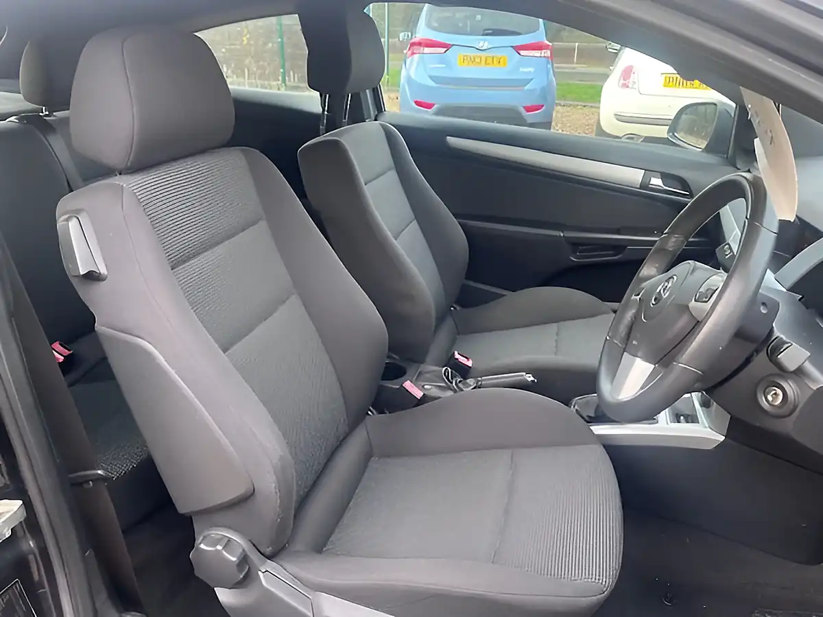 Used 2009 Vauxhall Astra Sxi Sport Black - Interior and Exterior details 6
