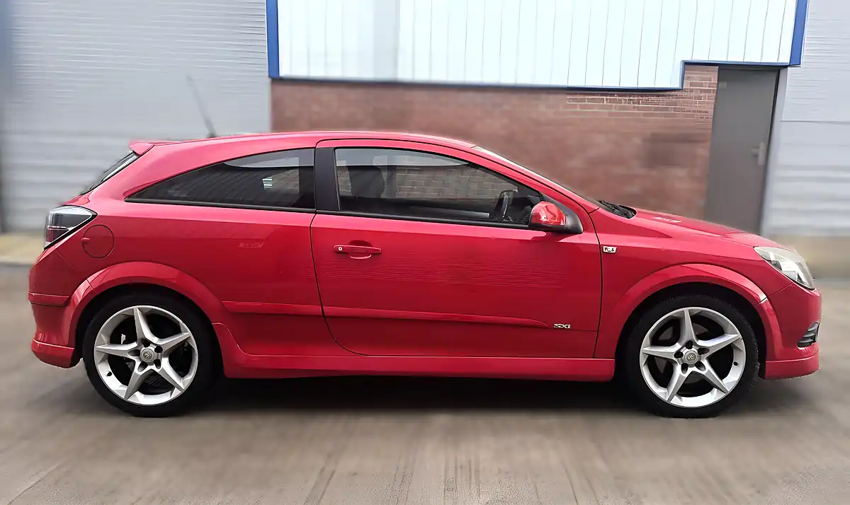 Used 2009 Vauxhall Astra Sxi Sport Red - Interior and Exterior details 10