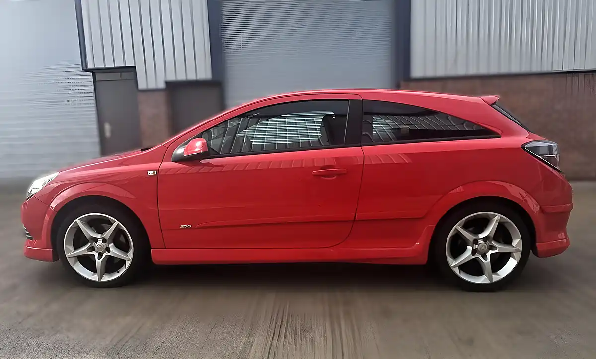 Used 2009 Vauxhall Astra Sxi Sport Red - Interior and Exterior details 12