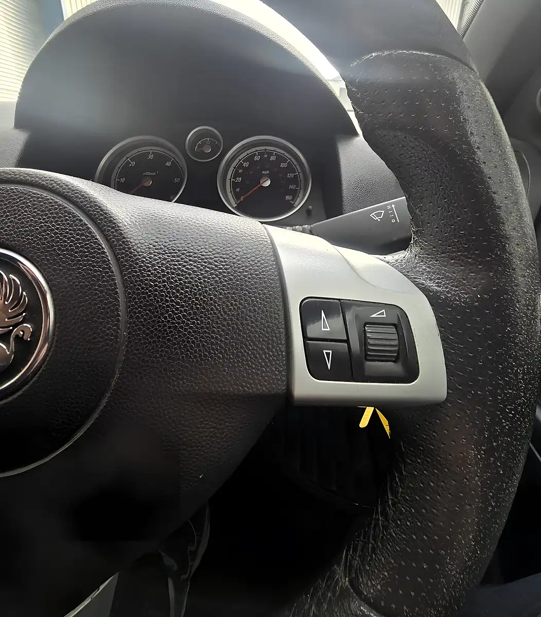 Used 2009 Vauxhall Astra Sxi Sport Red - Interior and Exterior details 14