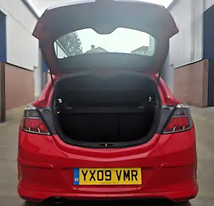 Used 2009 Vauxhall Astra Sxi Sport Red - Interior and Exterior details 8