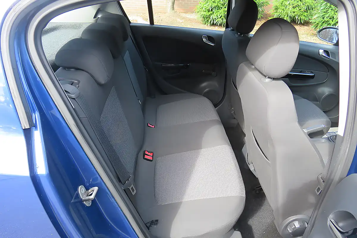 Used 2009 Vauxhall Corsa Life Blue - Interior and Exterior details 11