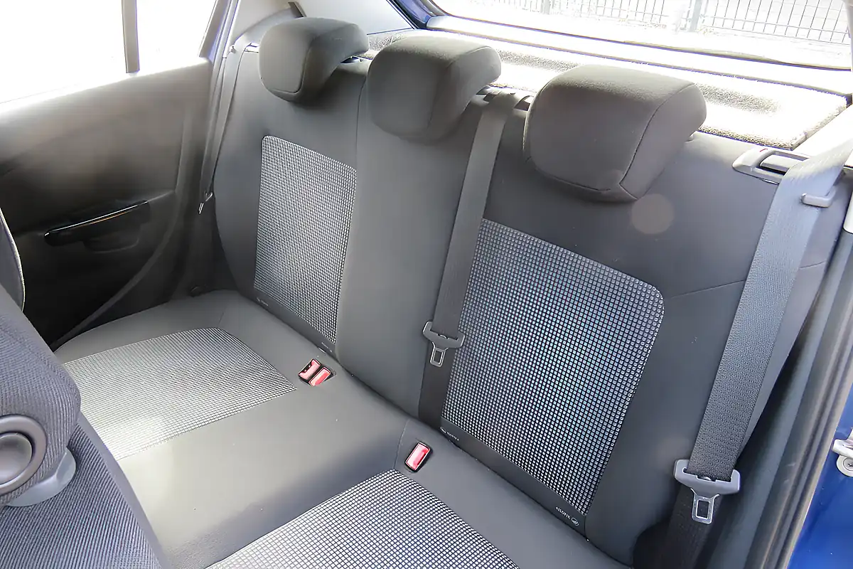 Used 2009 Vauxhall Corsa Life Blue - Interior and Exterior details 15
