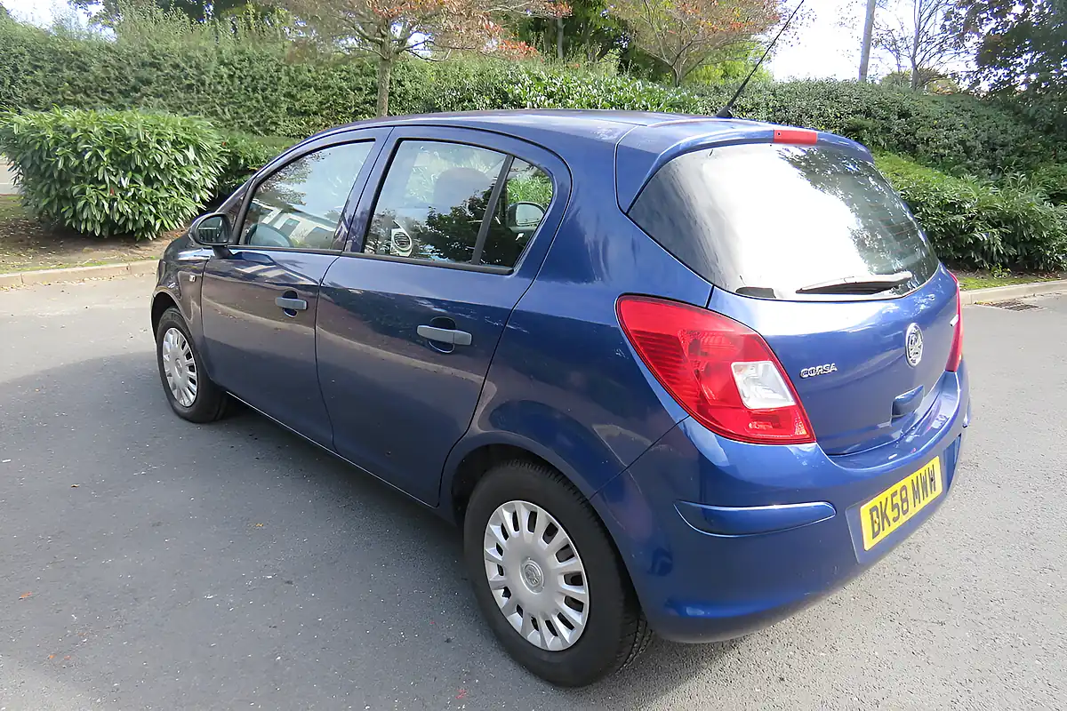 Used 2009 Vauxhall Corsa Life Blue - Interior and Exterior details 5