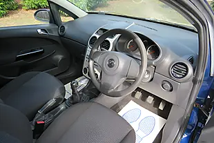 Used 2009 Vauxhall Corsa Life Blue - Interior and Exterior details 9
