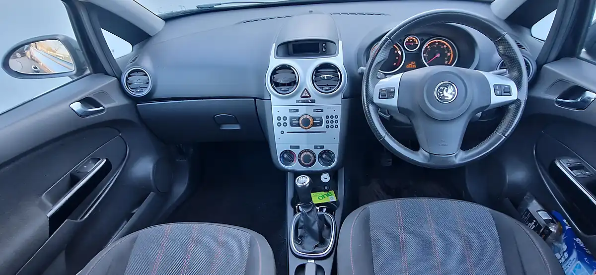 Used 2009 Vauxhall Corsa Sxi Black - Interior and Exterior details 11