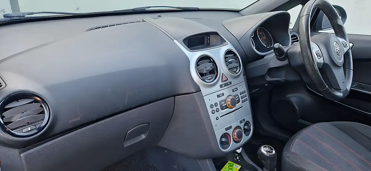 Used 2009 Vauxhall Corsa Sxi Black - Interior and Exterior details 12