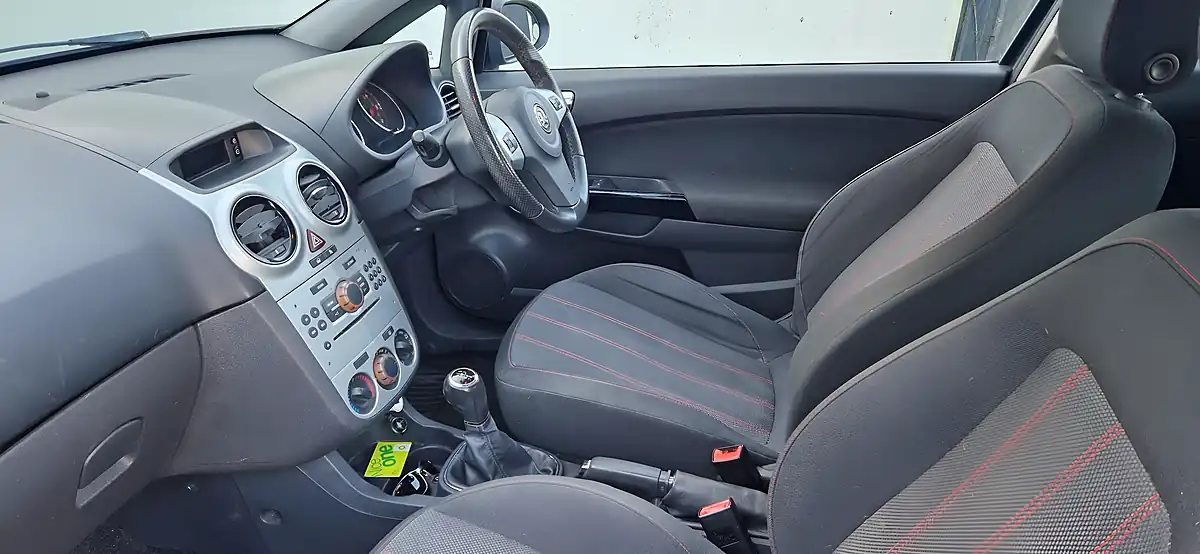 Used 2009 Vauxhall Corsa Sxi Black - Interior and Exterior details 13
