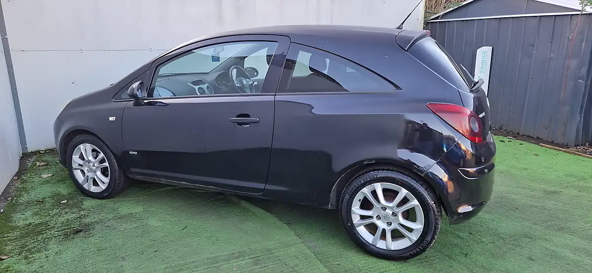 Used 2009 Vauxhall Corsa Sxi Black - Interior and Exterior details 4