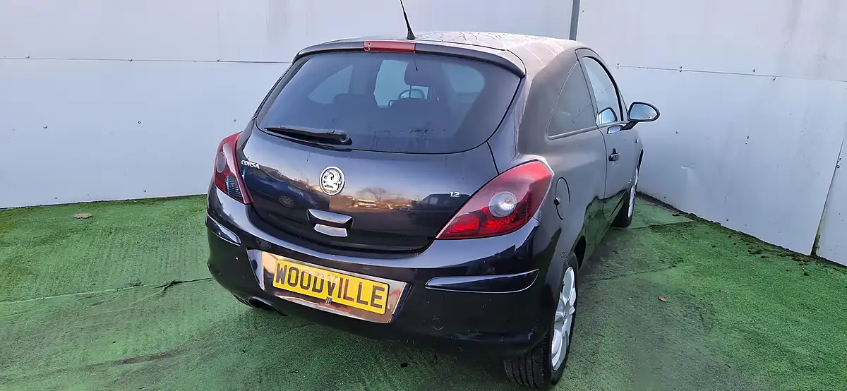 Used 2009 Vauxhall Corsa Sxi Black - Interior and Exterior details 8