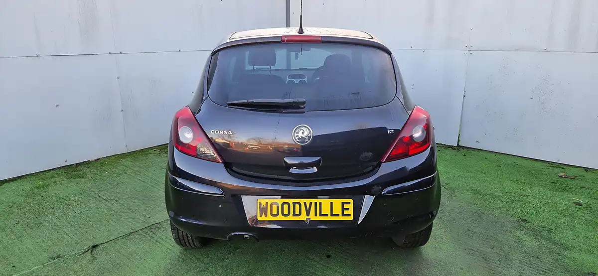 Used 2009 Vauxhall Corsa Sxi Black - Interior and Exterior details 9