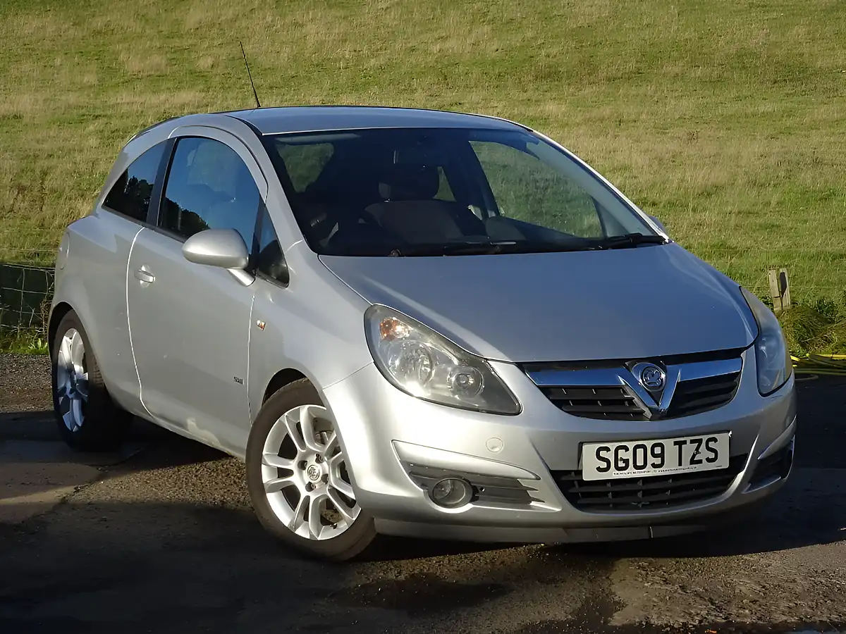 Used 2009 Vauxhall Corsa Sxi Silver - Interior and Exterior details 5
