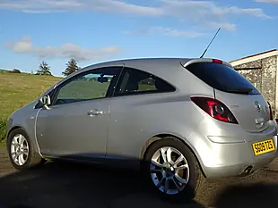Used 2009 Vauxhall Corsa Sxi Silver - Interior and Exterior details 8