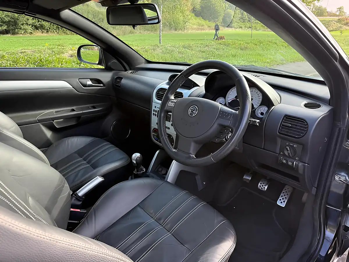 Used 2009 Vauxhall Tigra Exclusiv Black - Interior and Exterior details 15