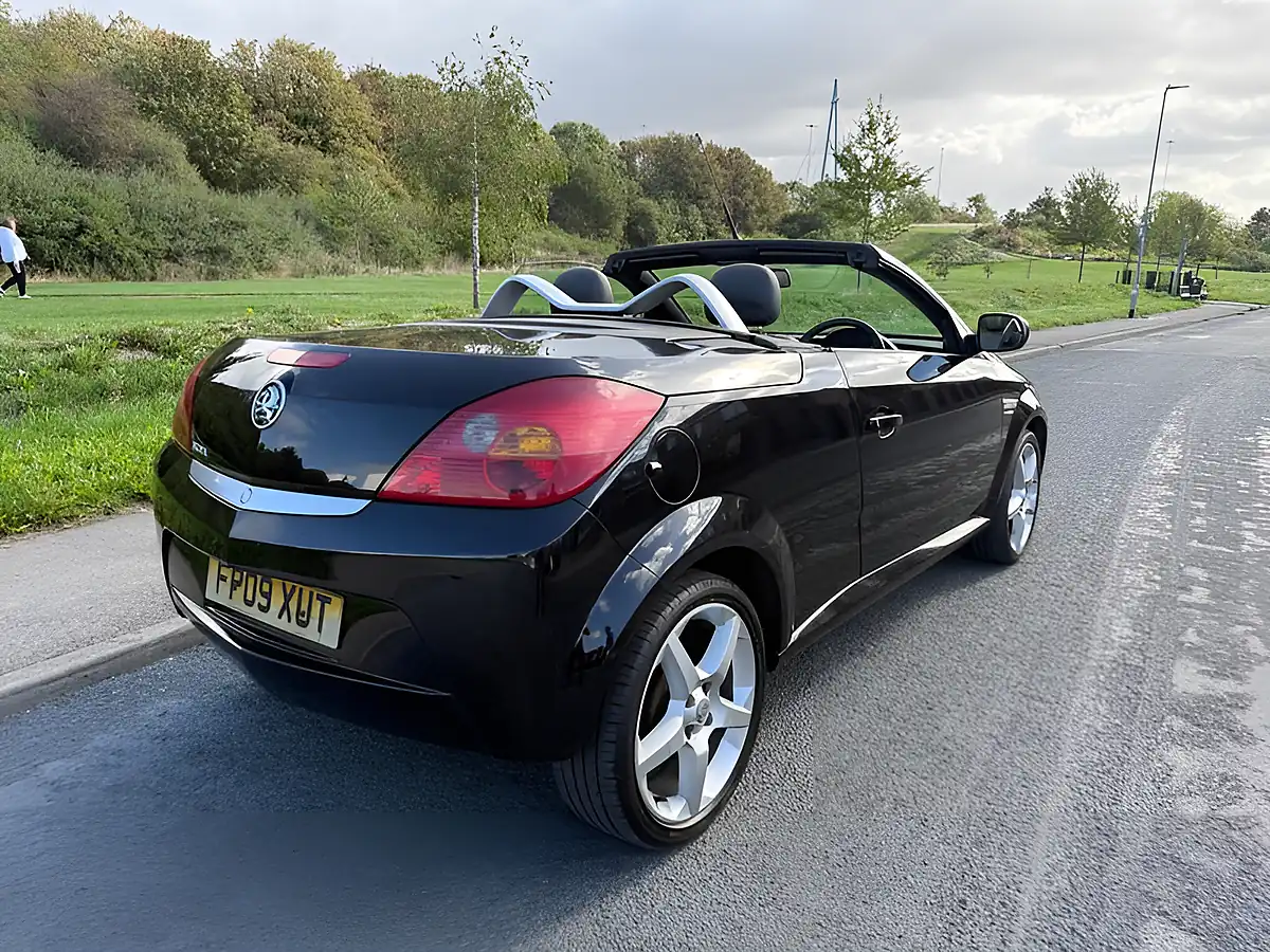 Used 2009 Vauxhall Tigra Exclusiv Black - Interior and Exterior details 2