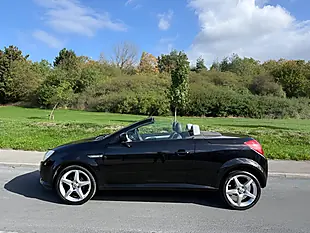 Used 2009 Vauxhall Tigra Exclusiv Black - Interior and Exterior details 4