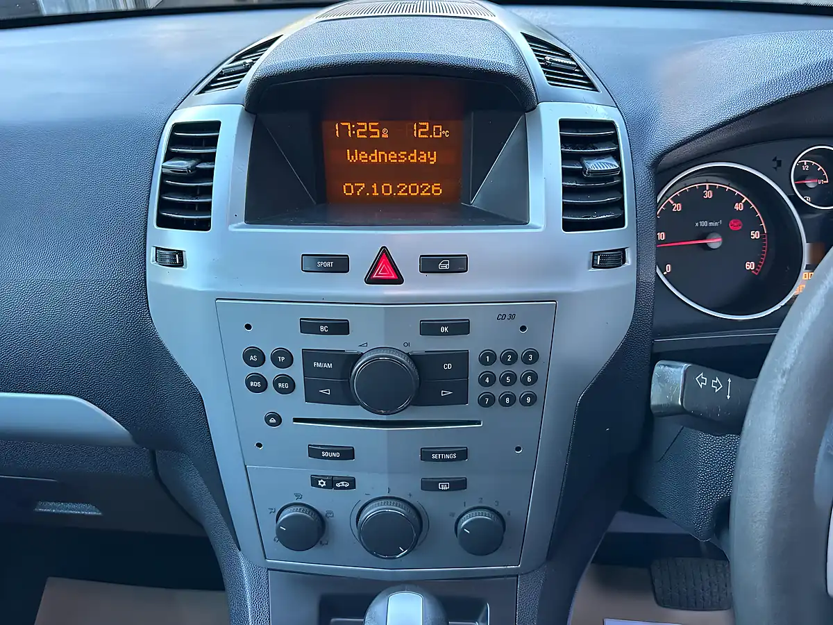 Used 2009 Vauxhall Zafira Exclusiv Blue - Interior and Exterior details 14