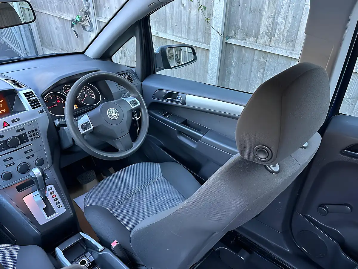 Used 2009 Vauxhall Zafira Exclusiv Blue - Interior and Exterior details 5