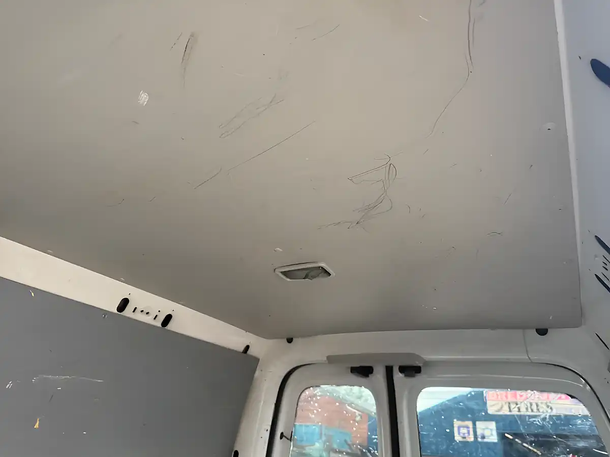 Used 2009 Volkswagen Caddy C20 White - Interior and Exterior details 12