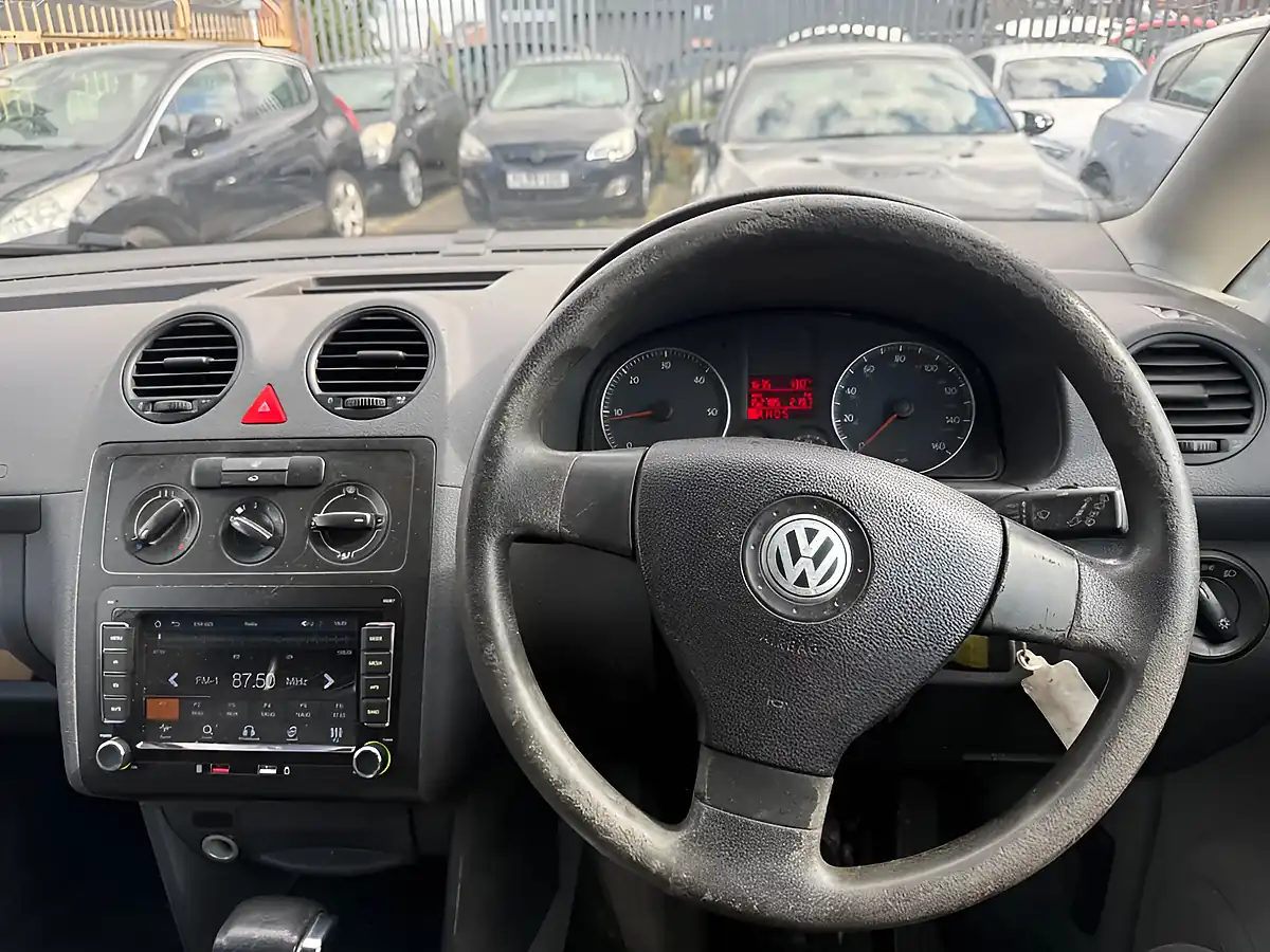 Used 2009 Volkswagen Caddy C20 White - Interior and Exterior details 17