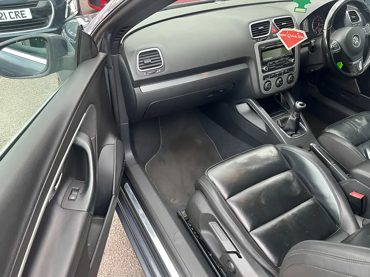 Used 2009 Volkswagen Eos Sport Grey - Interior and Exterior details 12