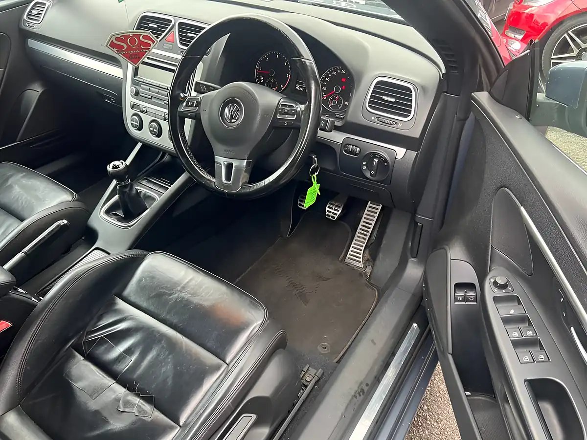 Used 2009 Volkswagen Eos Sport Grey - Interior and Exterior details 9